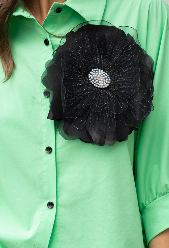 Zielona koszula z czarnym kwiatem Este