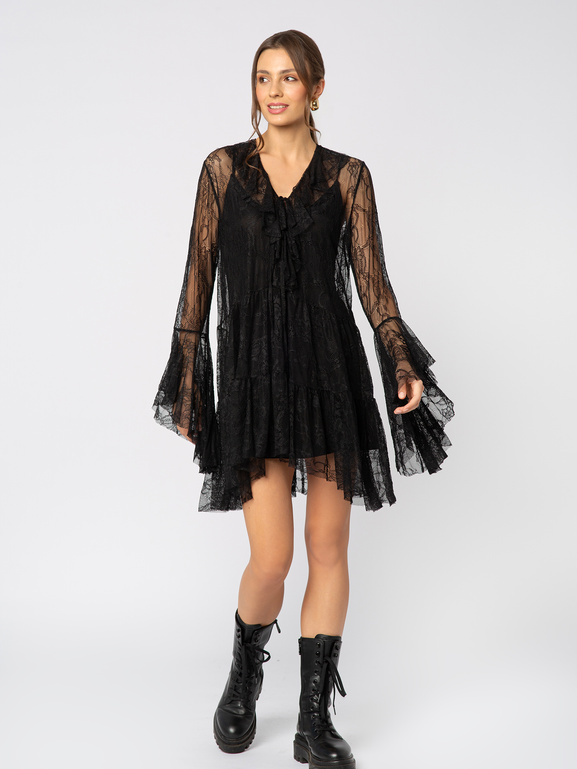 Czarna koronkowa sukienka z halką