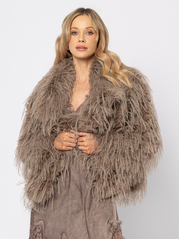 Krótka beżowa kurtka z długim włosiem