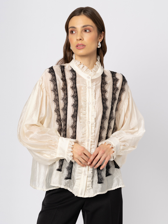 Koszula ecru z wstawką z czarnej koronki