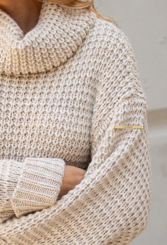 Beżowy sweter z golfem Ville