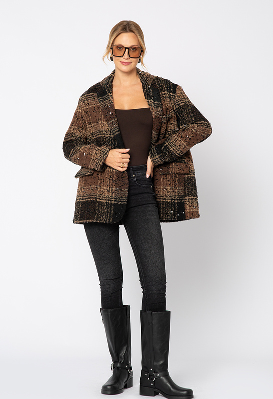 Oversizowa marynarka w brązową kratkę
