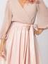 Sukienka z tafty z wiązaniem pudrowy róż