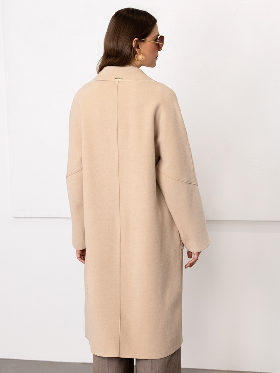 Płaszcz z naszywanymi kieszeniami beżowy