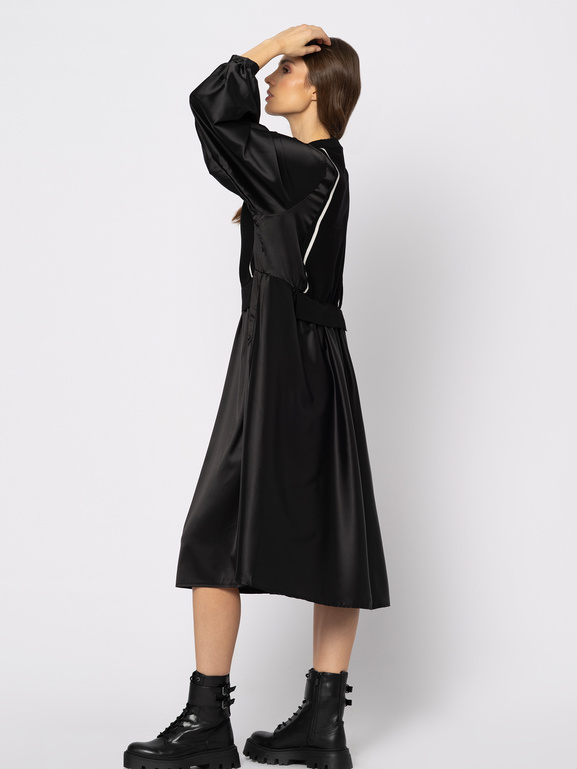 Czarna sukienka z łączonych tkanin