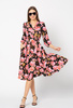 Sukienka kopertowa z wiskozy w malinowe kwiaty Marla