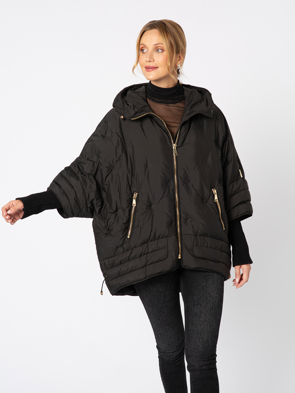 Czarna puchowa kurtka z kapturem i rękawem ze ściągacza