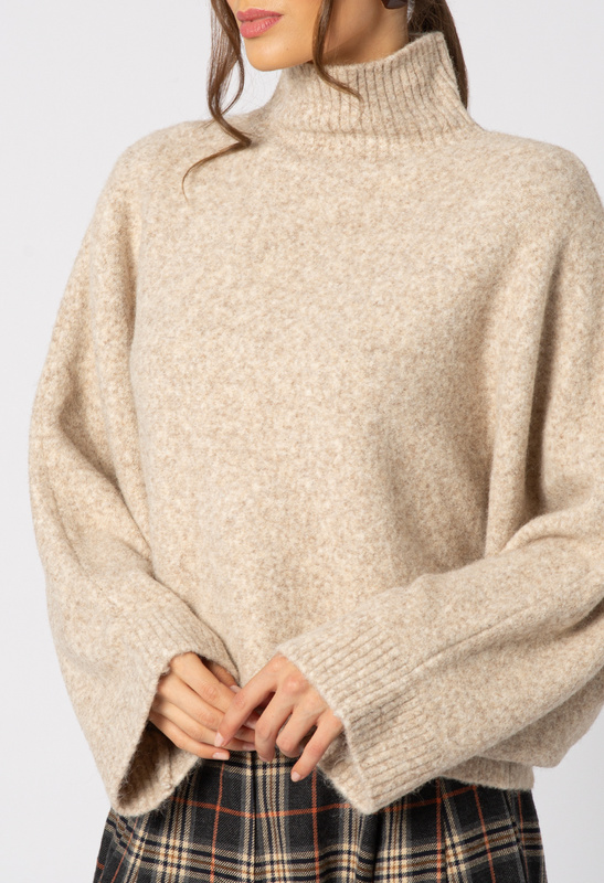 Sweter z golfem beżowy melanż