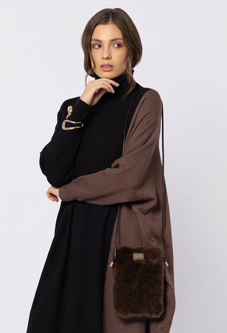 Mała brązowa torebka z eco futra na rzemyku