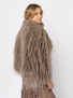 Krótka beżowa kurtka z długim włosiem