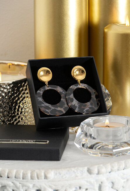 Wiszące okrągłe kolczyki z motywem panterki