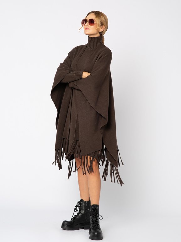 Brązowy sweter ponczo z frędzlami