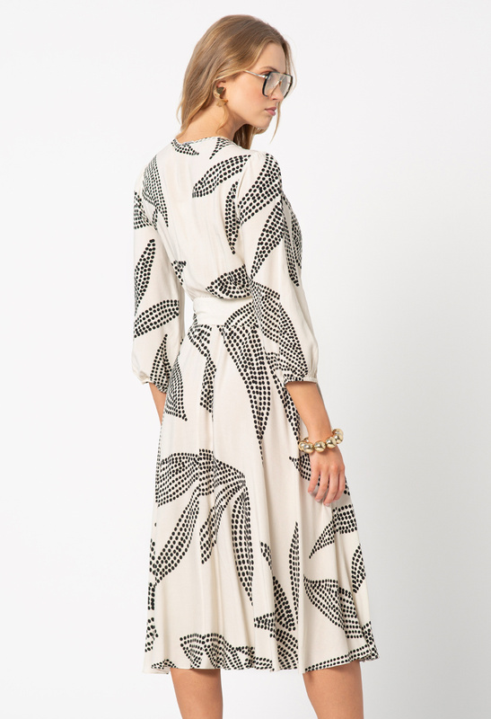 Sukienka kopertowa z wiskozy beżowa we wzory Marla