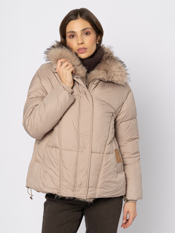 Beżowa kurtka z odpinanym kołnierzem z imitacji futra