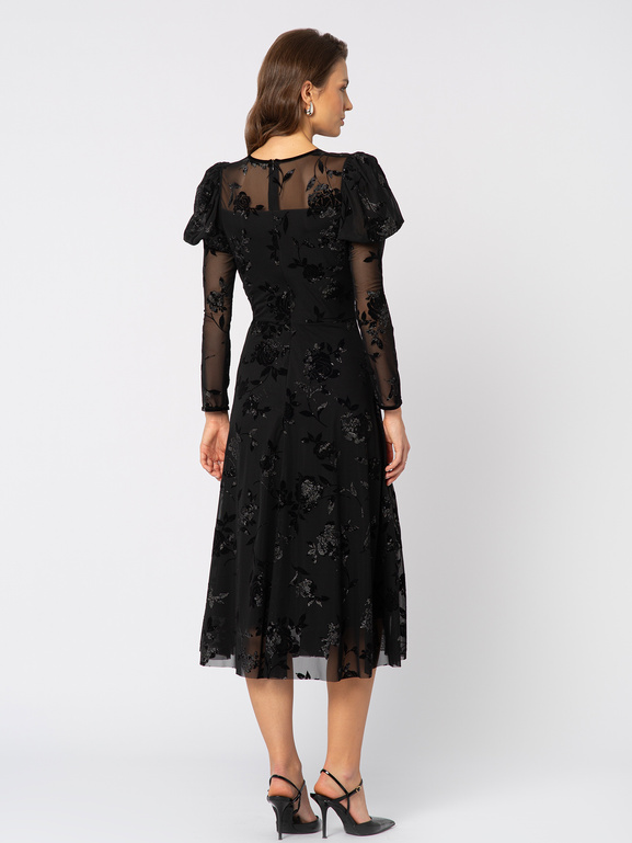 Czarna sukienka z siatki z bufkami w srebrne róże Claire