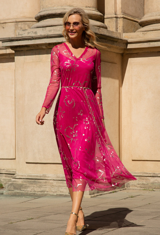 Sukienka z różowej siatki ze złotym drukiem i paseczkiem Calabria