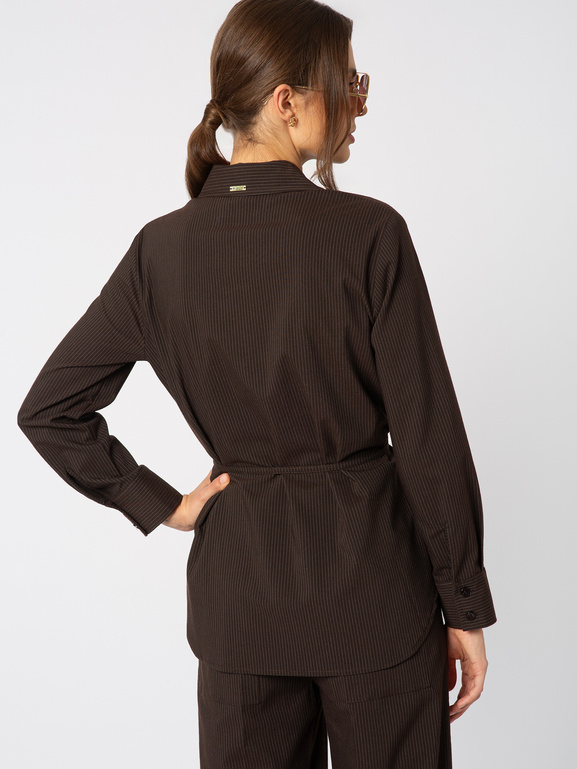 Brązowa koszula w drobny prążek