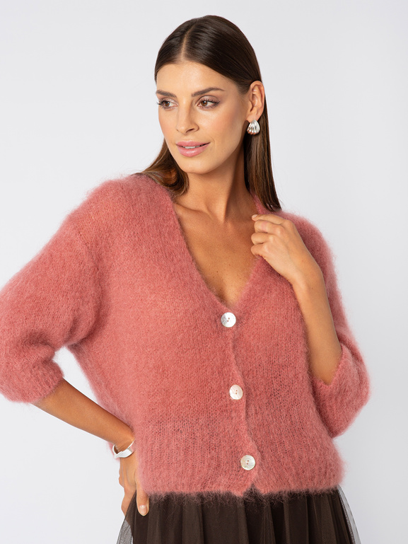 Mohairowy sweter zapinany na guziki w kolorze antycznego różu