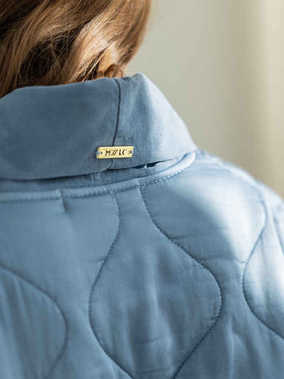Lekka kurtka pikowana niebieska