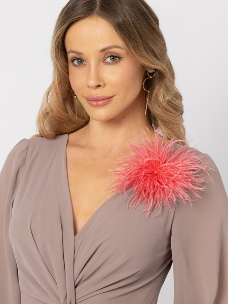 Broszka puszek koralowa