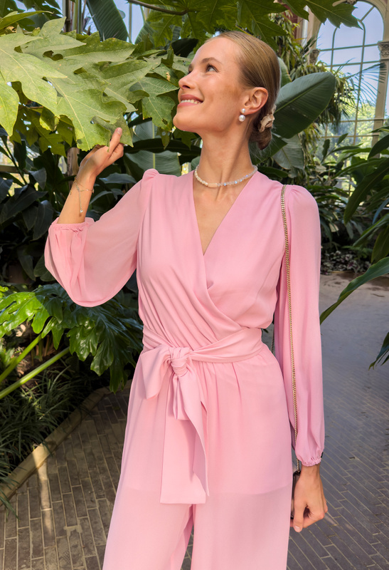 Rózowy szyfonowy kombinezon Madelyn