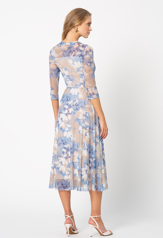 Niebieska sukienka z siatki w beżowe kwiaty Mia