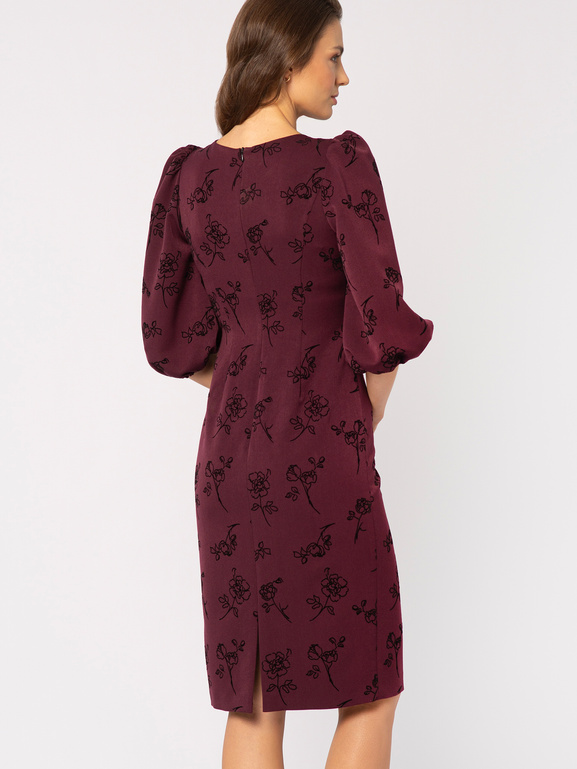 Bordowa sukienka z czarnym flokowym wzorem i bufiastym rękawem Agnès