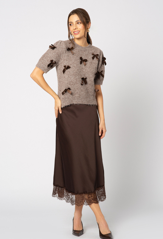 Brązowa satynowa wiskozowa spódnica z koronką