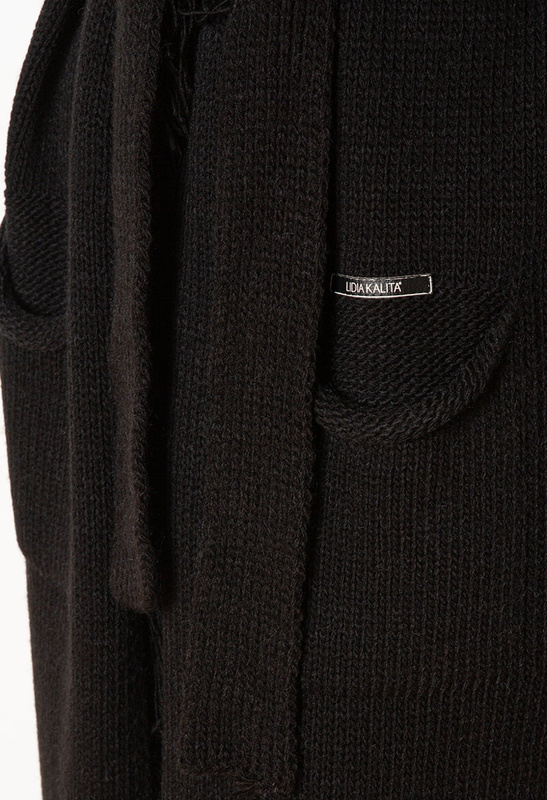 Długa czarna dzianinowa kamizelka z frędzlami Malmo