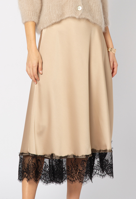 Beżowa satynowa wiskozowa spódnica z koronką