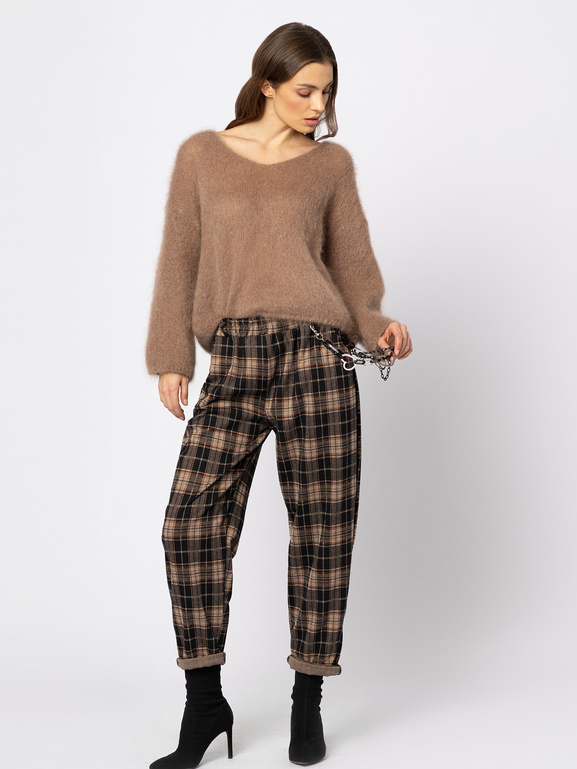 Czarne spodnie w beżową kratę z odpinanym łańcuchem