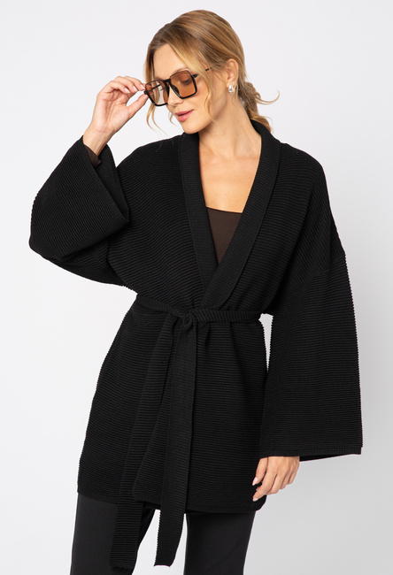 Czarny kardigan z prążkowanej dzianiny