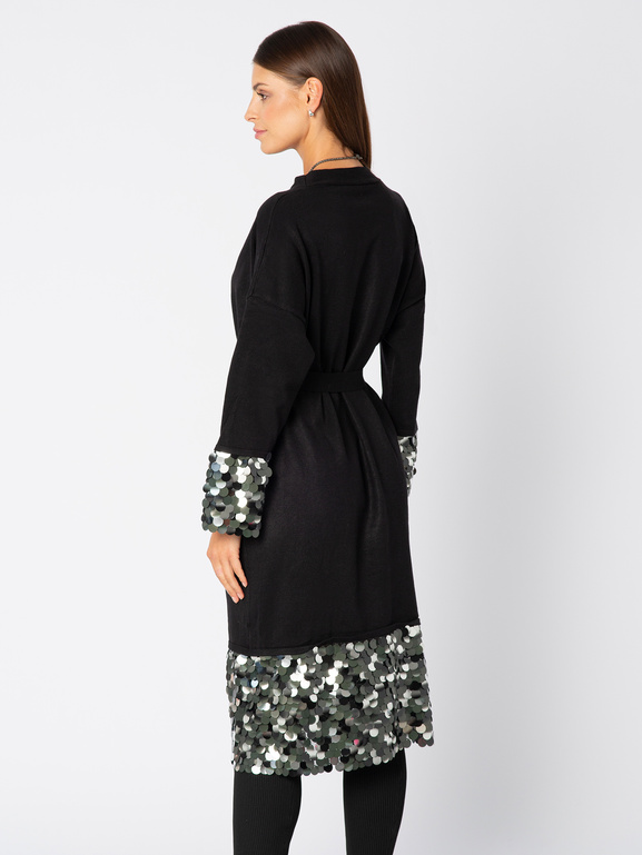 Czarny kardigan z wstawkami z dużych cekinów