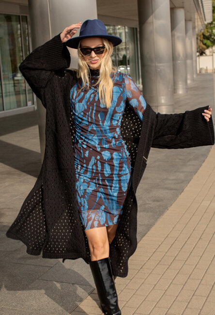 Czarny długi sweter Mozy