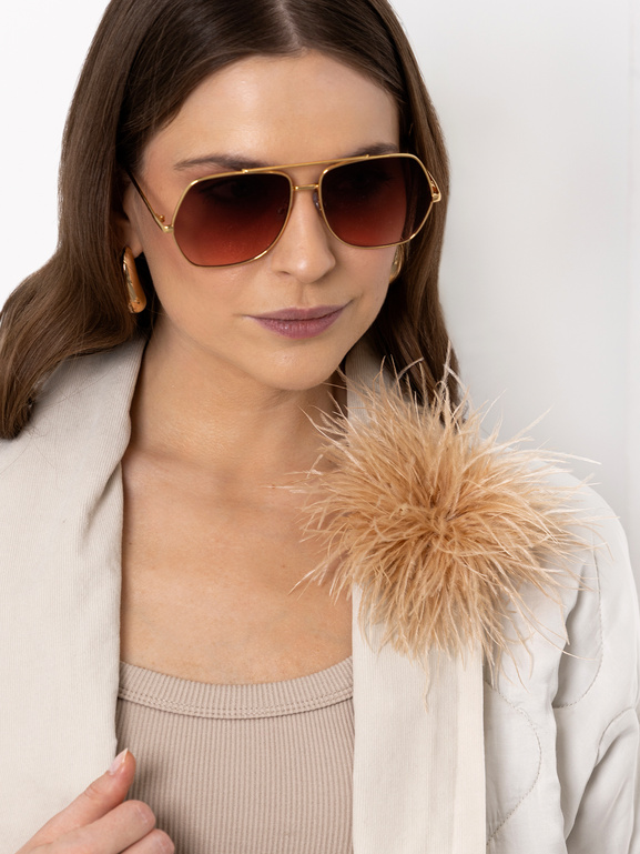 Broszka puszek beżowa