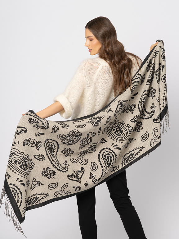 Czarny szal w beżowy wzór
