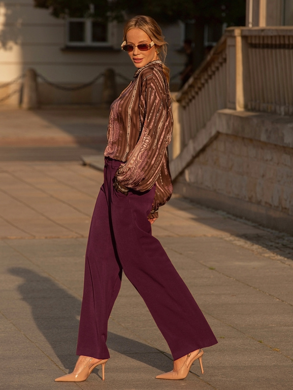 Burgundowe spodnie w kant z szerszą nogawką Paola