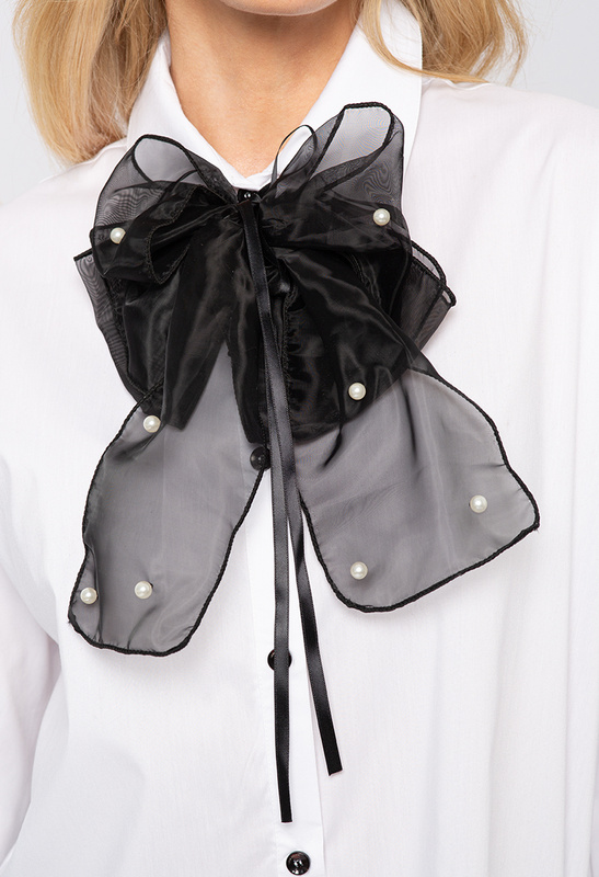 Biała klasyczna koszula z czarną kokardą Bowie