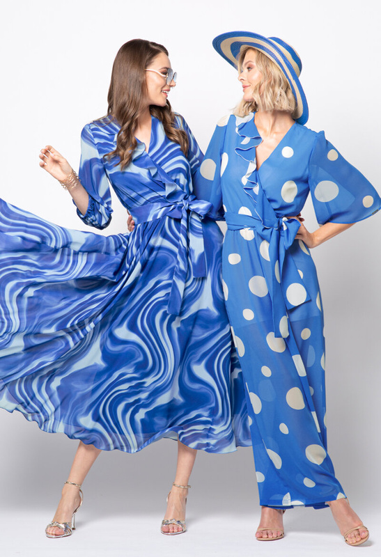 SAMPLE SALE Niebieski kombinezon w białe grochy Azuré