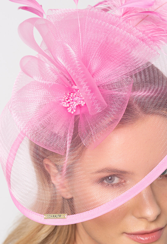 Fascynator różowy z dużym rondem