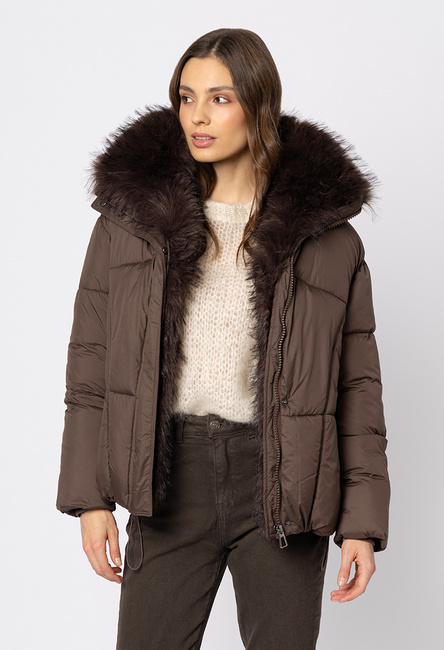 Brązowa kurtka z kołnierzem eco futra