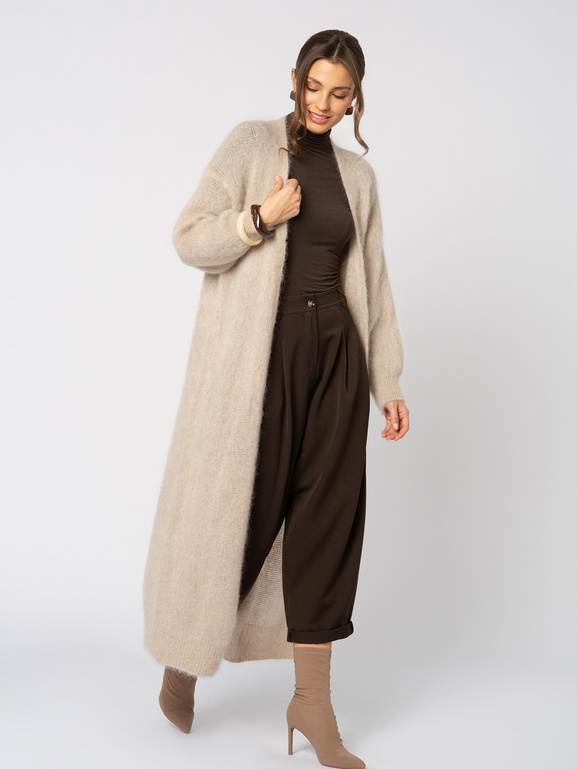 Beżowy mohairowy długi sweter bez zapięcia