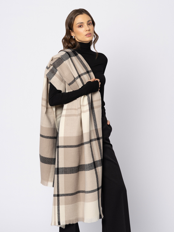 Beżowy szal w kratę