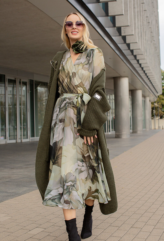 Zielony choker z kwiatem