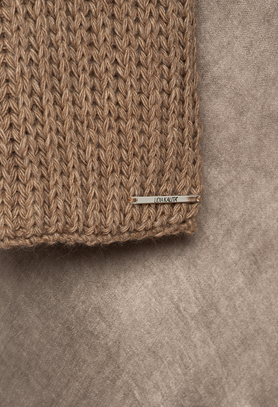 Szal w komplecie z opaską w kolorze fango