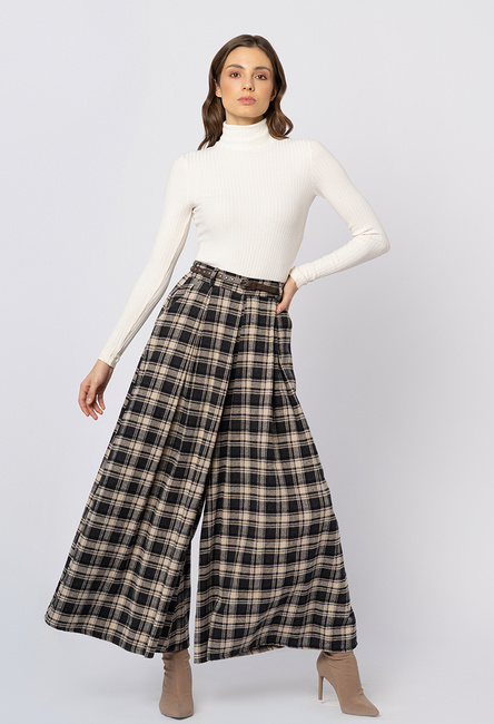 Szerokie spodnie w kratę z paskiem