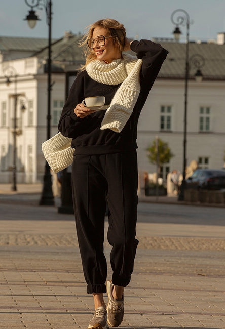 Czarne spodnie dresowe joggery Espresso