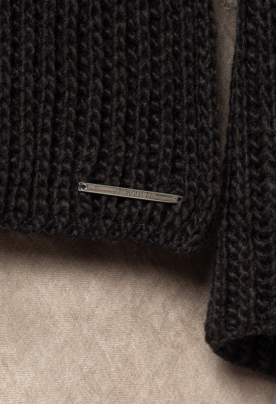 Szal w komplecie z opaską w kolorze czarnym