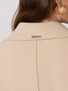 Płaszcz z naszywanymi kieszeniami beżowy