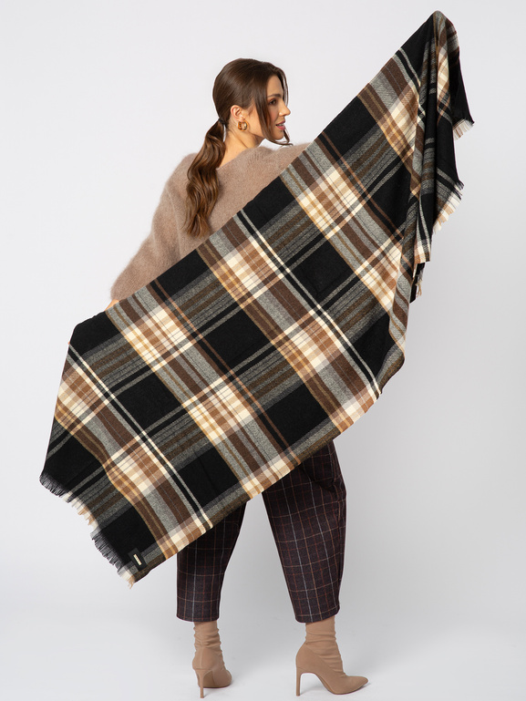 Wiskozowy szal w czarno-brązową kratę